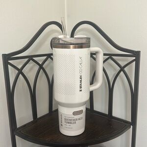 Stanley 40 oz Calia TUMBLER- Oat Milk UNRELEASED